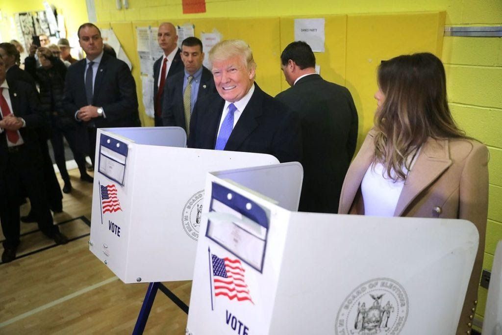 Ông Donald Trump và phu nhân đi bầu vào tháng 11/2016. Ảnh: Getty Images.